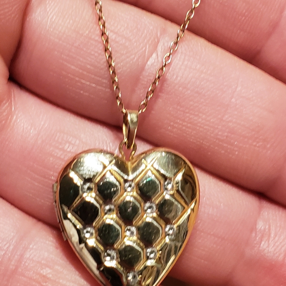 10k Locket - Picture 5 of 5
